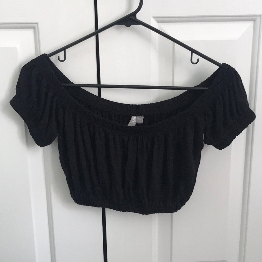 Black Crop Top - Picture 2 of 3